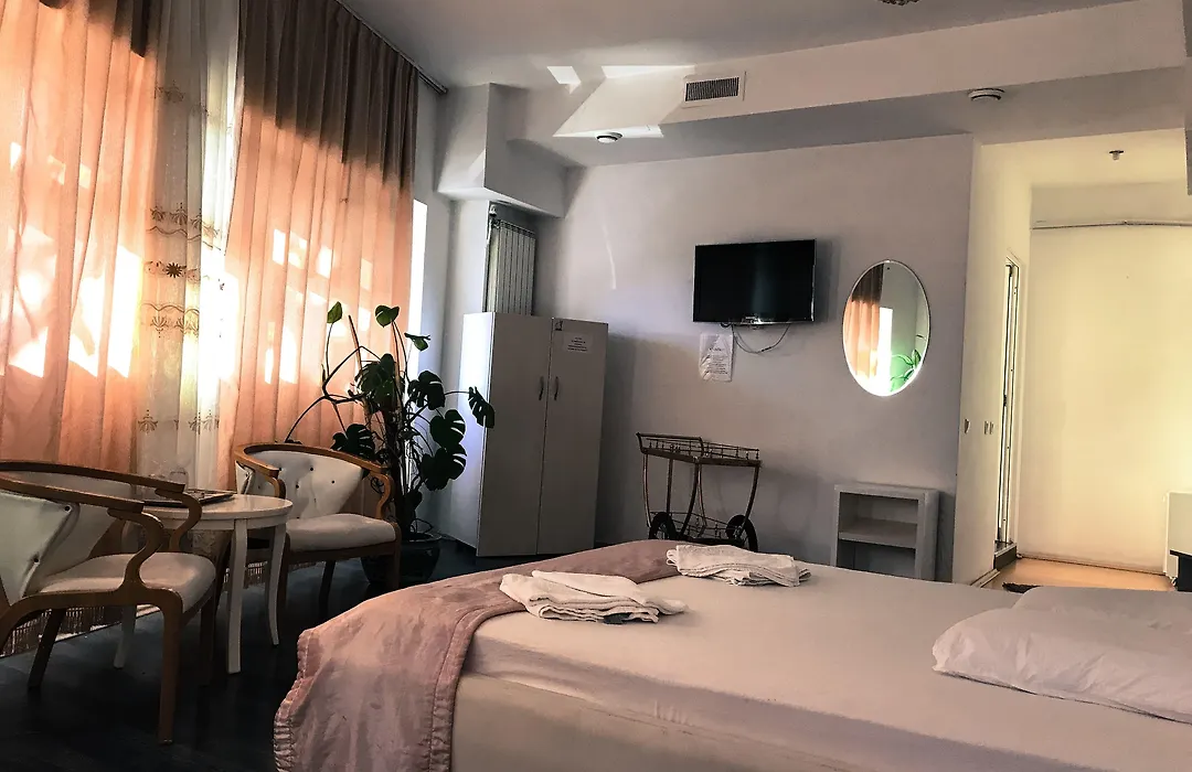 Hotel Funnytime-1