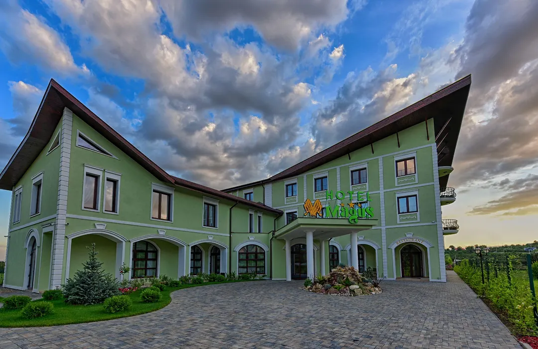 Magus Hotel-1