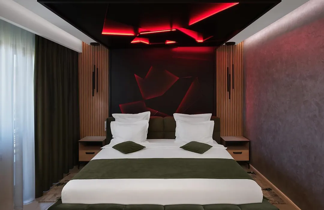 Monarc Boutique Aparthotel - Self Check-In-1