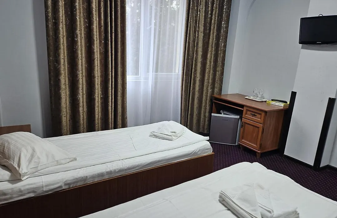 Hotel Ambasador-1