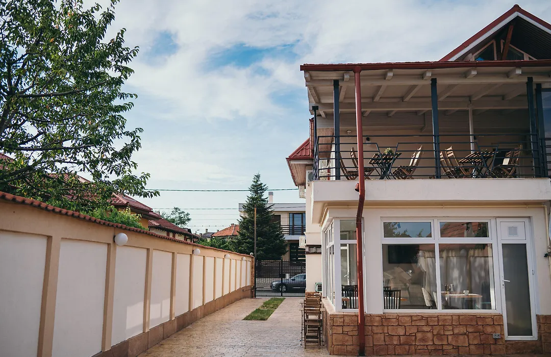 Nest Guesthouse-1