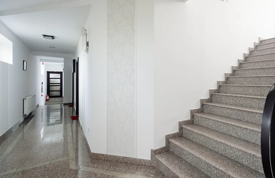 Aparthotel Punct pe i-1
