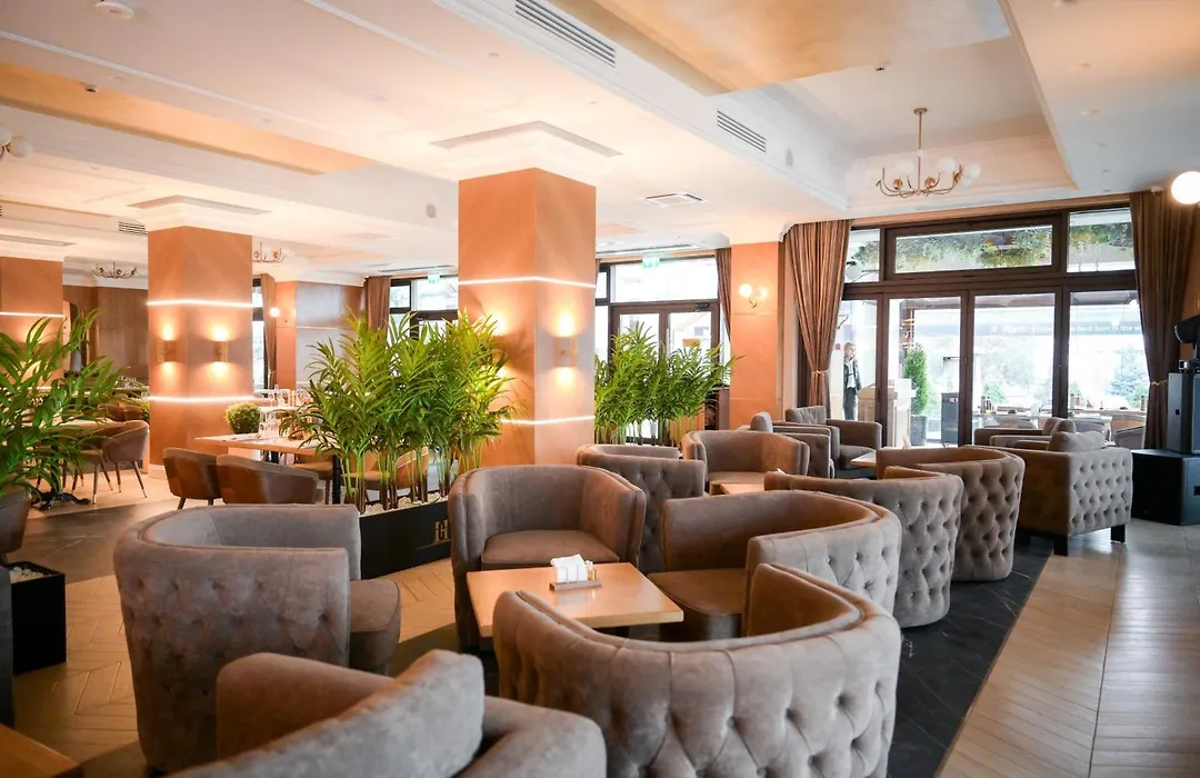 Hotel Gabriela-1
