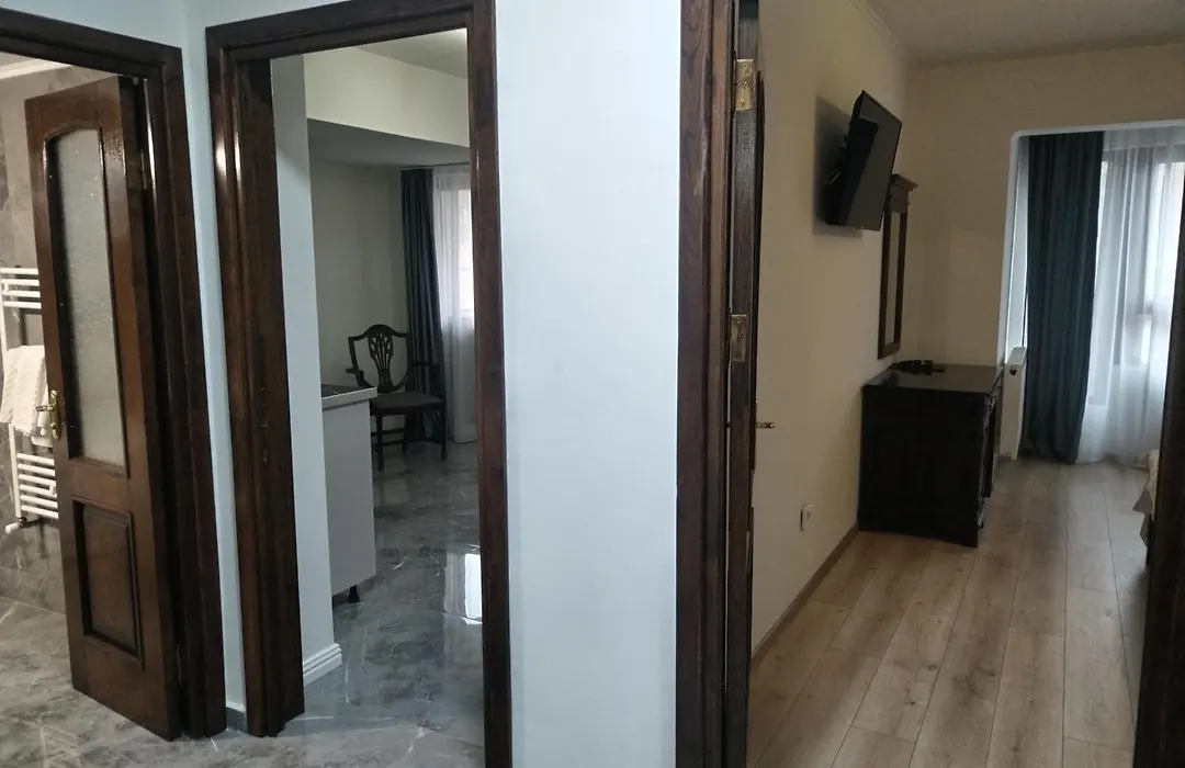 Hotel Majestic-1