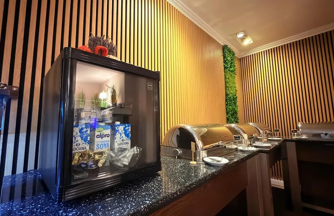 Astoria Hotel & Spa-1