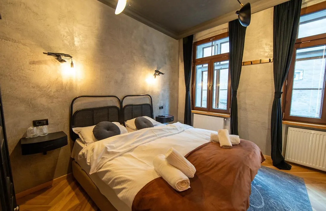 Barrique Garden - Breakfast & Restaurant - Old Town -Officially Classified Guesthouse-1