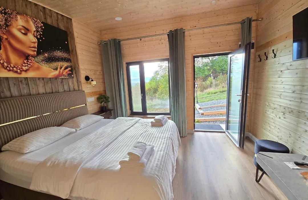 Bella Vista Bungalow-1