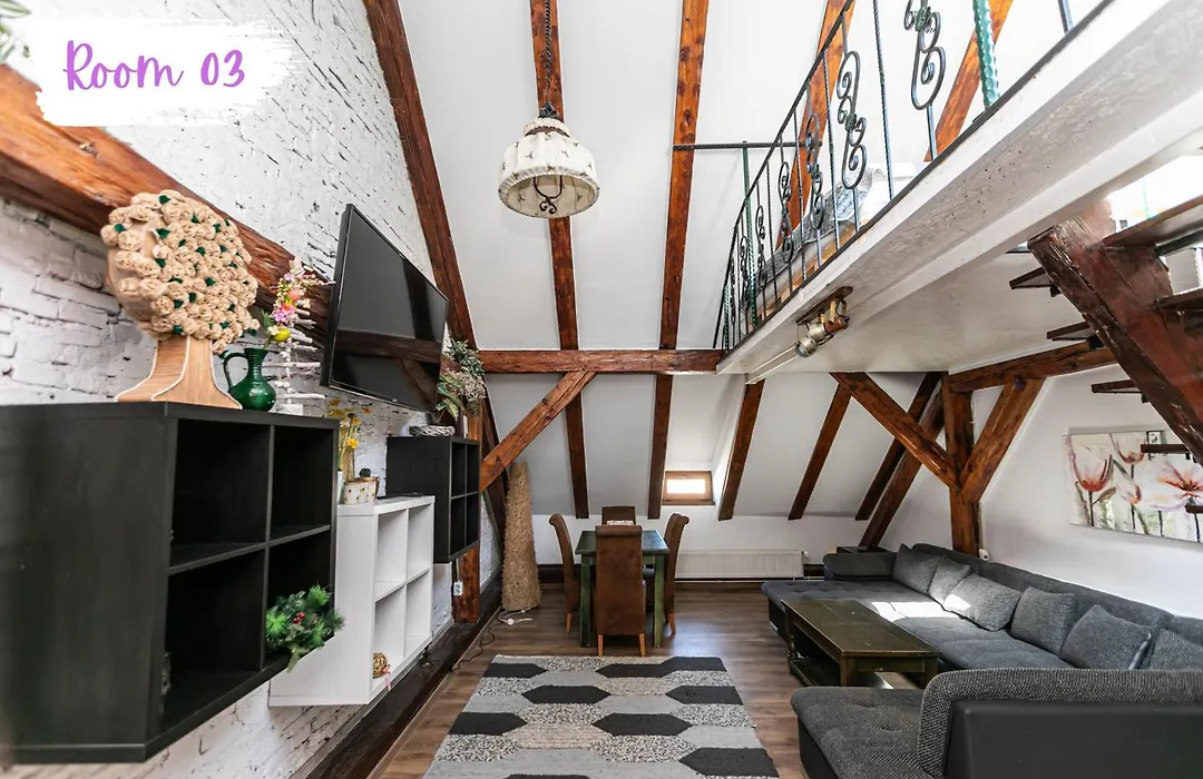 4 Rooms Piata Sfatului-1