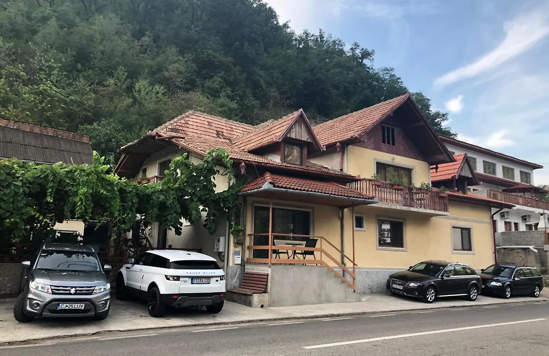 Casa Dina-1