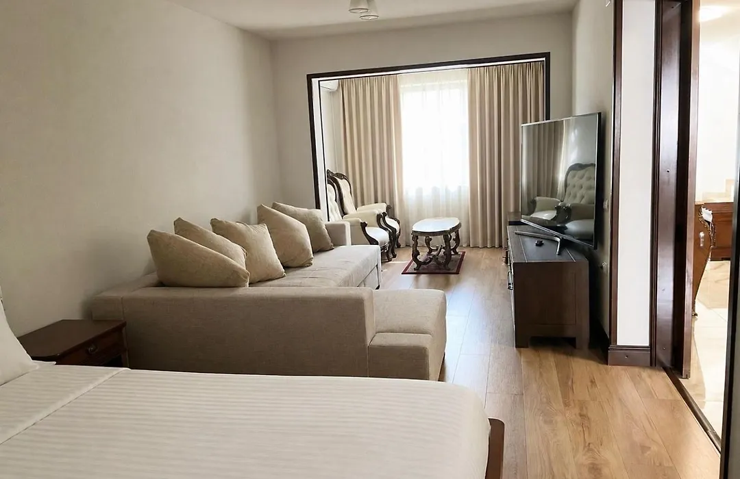 Hotel Trei Brazi-1