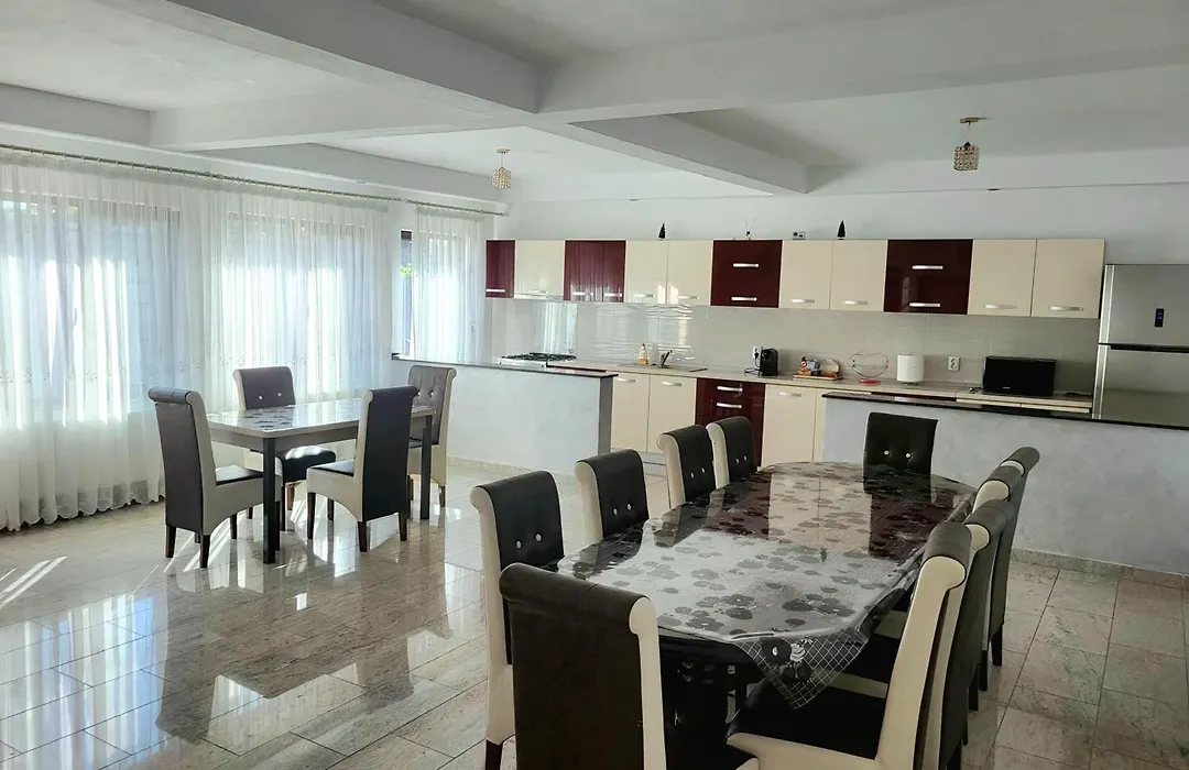 Pensiunea Casa Deny-1