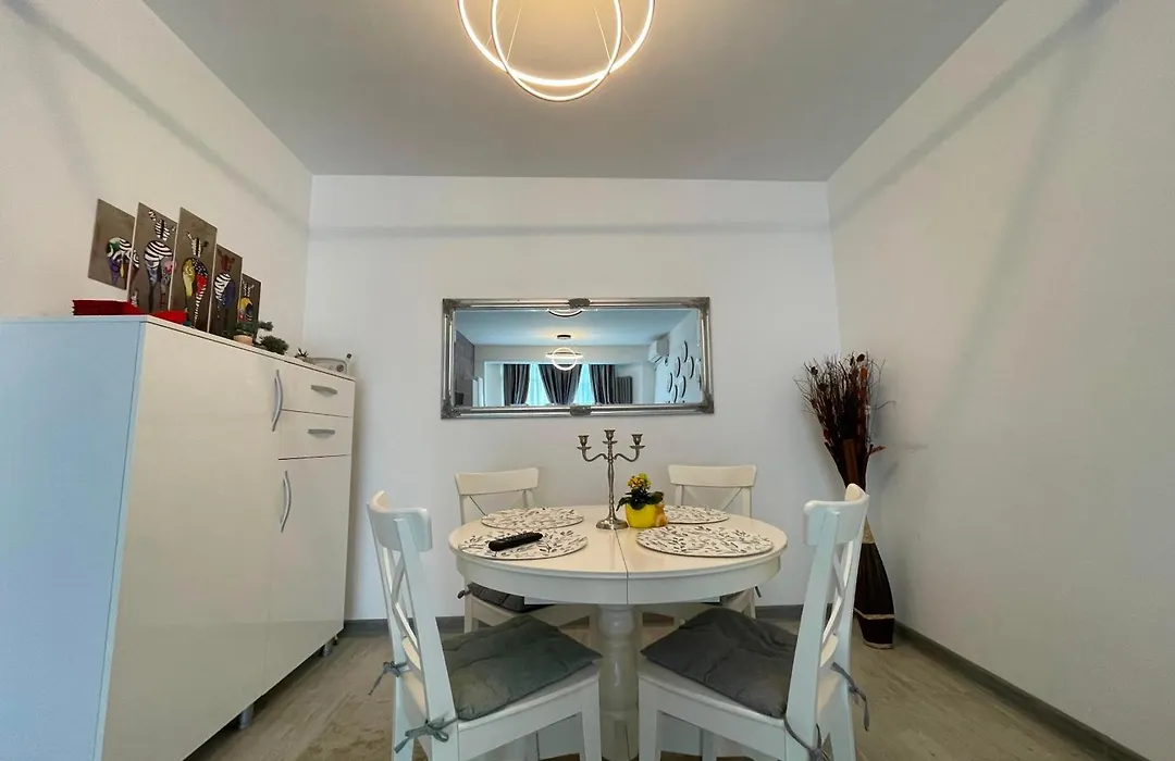Apartamente Deluxe Alessi Beach Pool&Spa-1