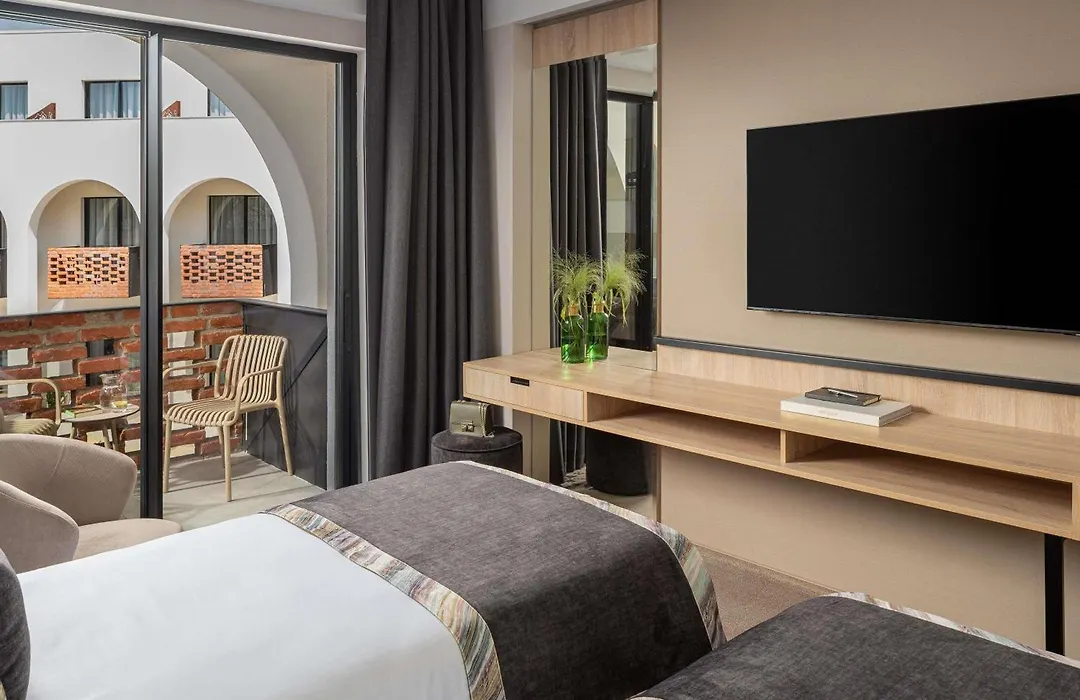 Mercure Conacul Cozieni-1