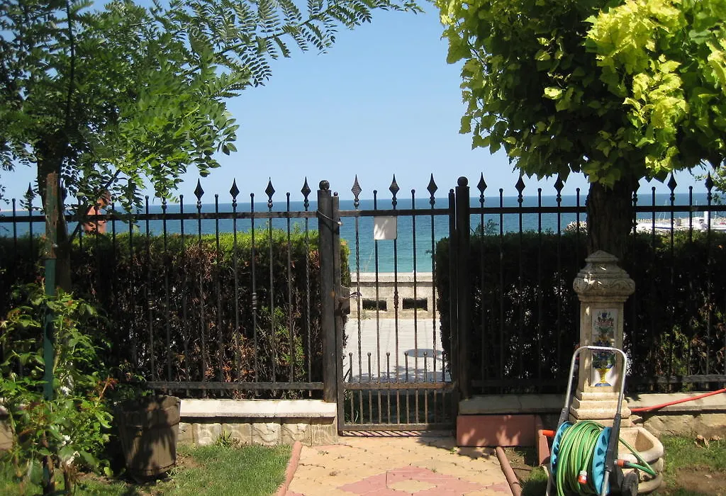 V3 Villa-1
