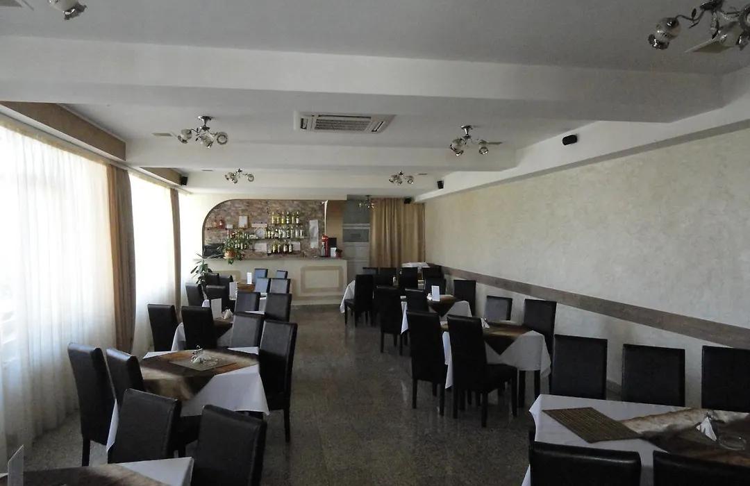 Pensiune Restaurant Avangarde-1