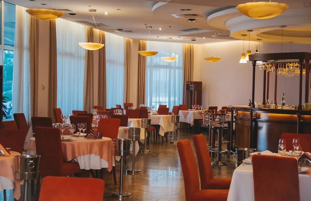 Celly Hotel-1
