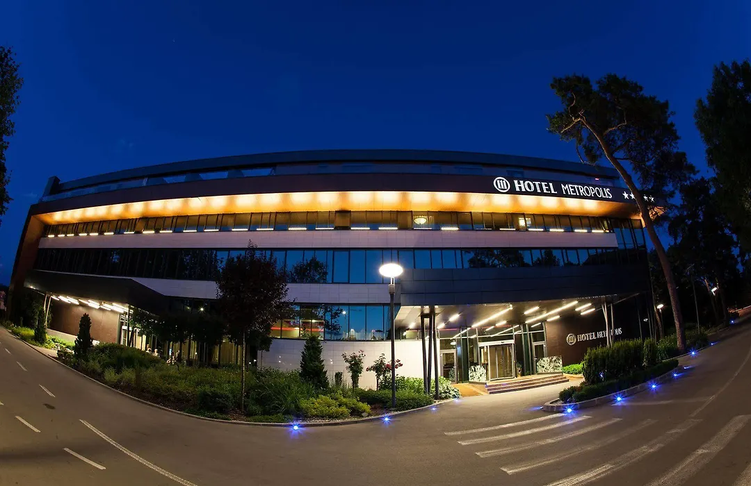 Metropolis Hotel-1