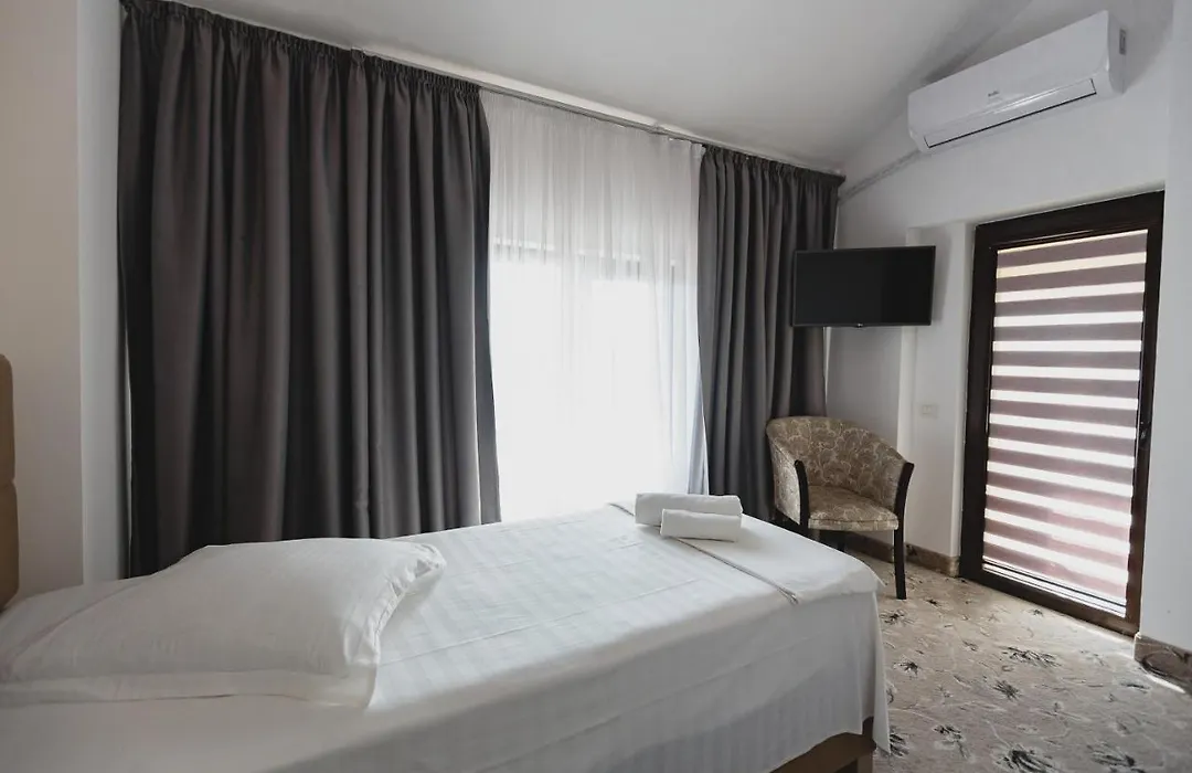 Hotel Cristian-1