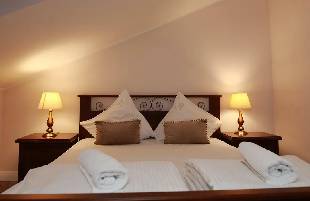 Hotel-Pensiunea Zefir-1