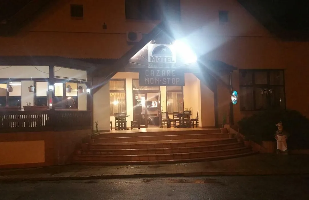 Motel Restaurant Lowe-1