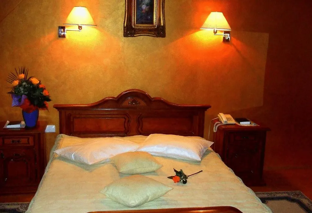 Hotel Ambassador-1