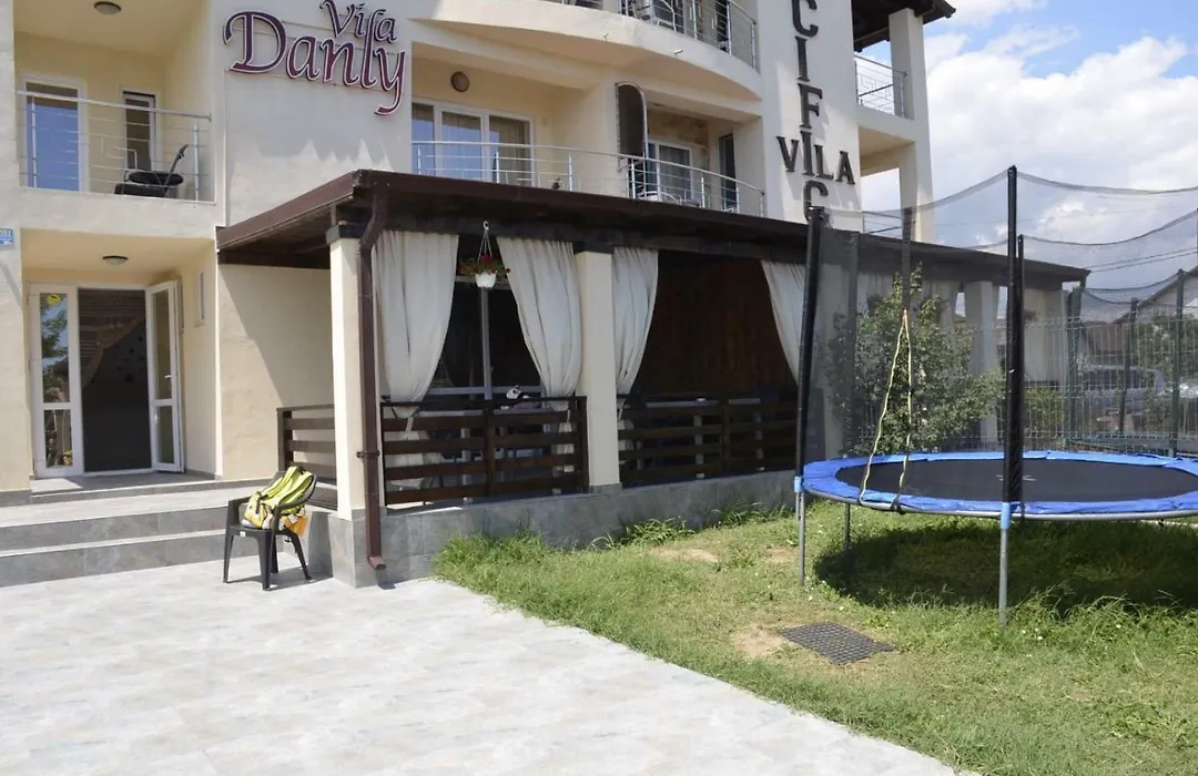 Vila Danly-1