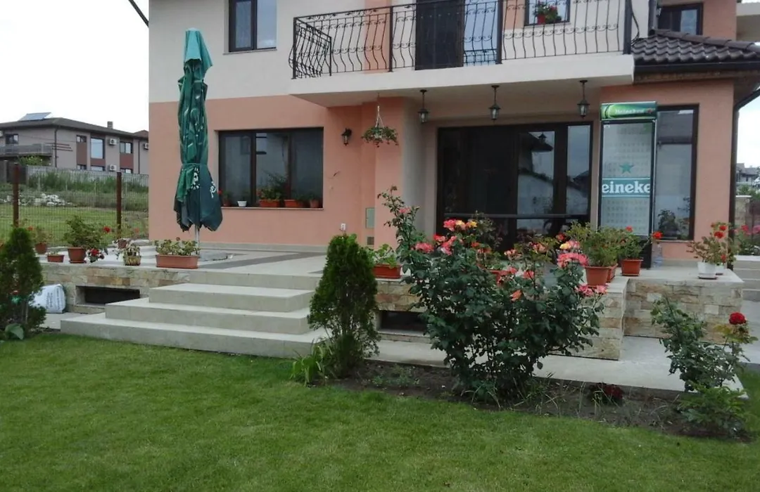 Vila "Livia"-1