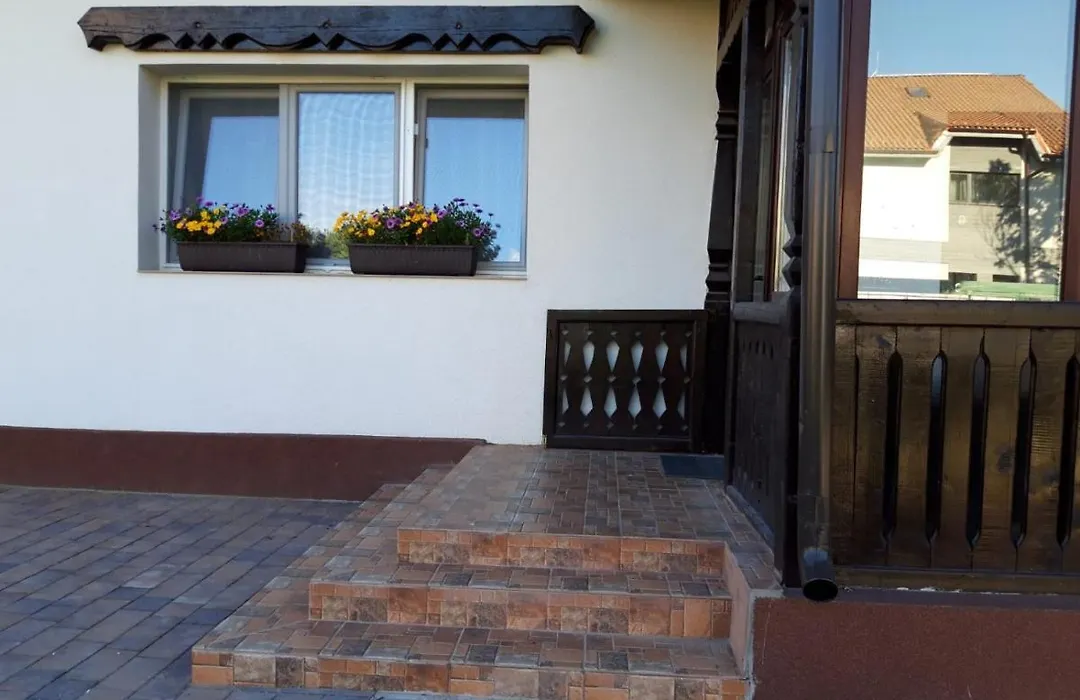 Iarca Cottage-1