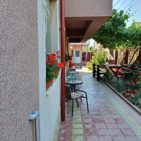 Casa Ultraviolet-3