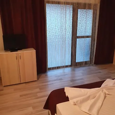 Yannis Guest House-2