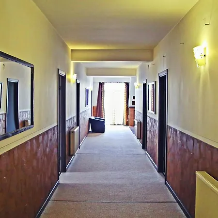 Cazare Karmina-3