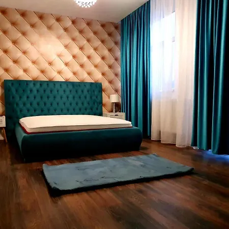 Aristocrat Central-3