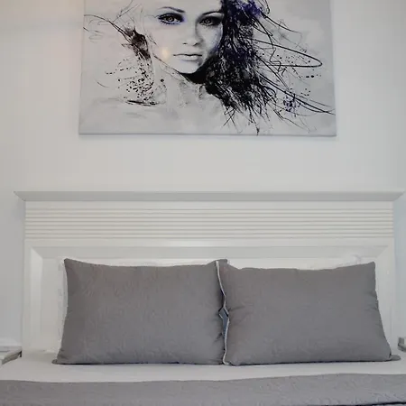 Luxury City Center Apartment - Romana-2