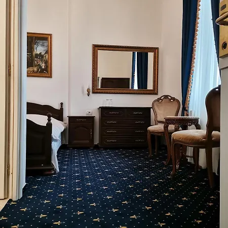 Weiss Little Palace-3