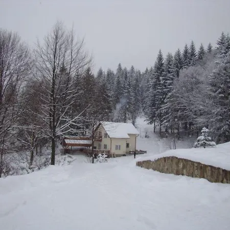 Șoaptele pădurii&Căsuța din pădure-2