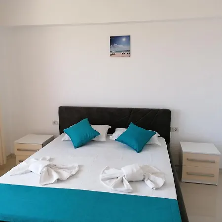 Azamara-3