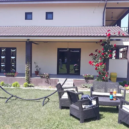 Casa cu Flori-3