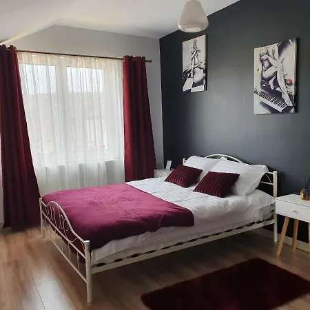 Edith'S House-3