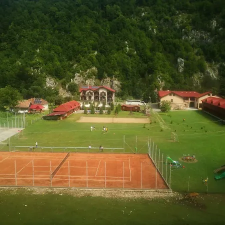 Hotel Carpathia-2