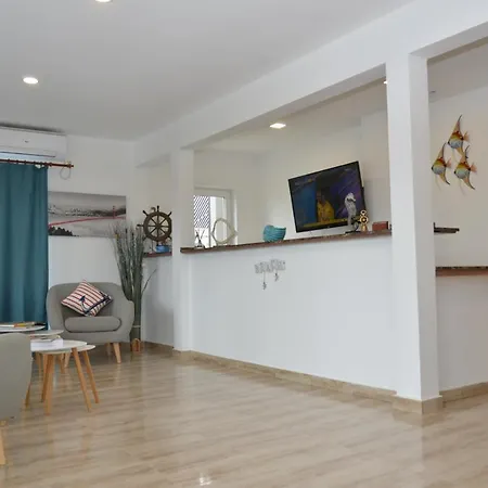 Tecoma Rooms Mamaia-2
