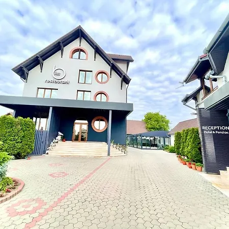 Hotel Bliss-3