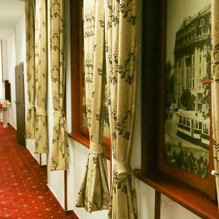 Bucharest Comfort Suites Hotel-2