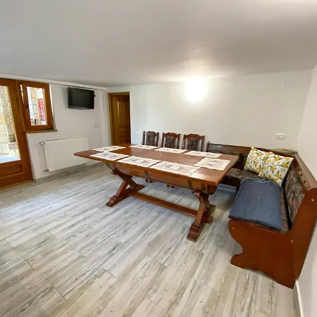 Casa Cu Vitralii-2