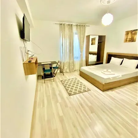 Ipsilanti House-3