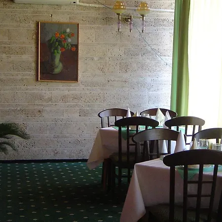 Hotel Petrolul-2