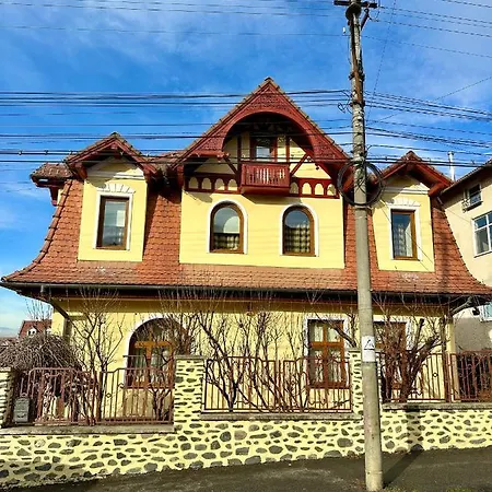 Luna House-3