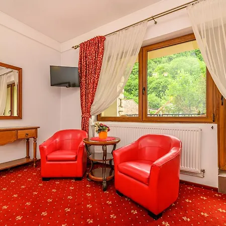 Panoramic Center Rooms-2