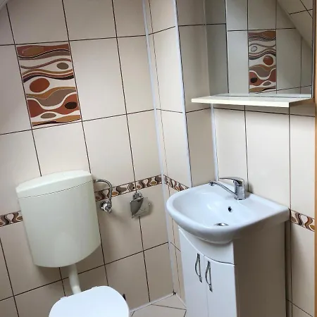 Casa Sub Cetate-3