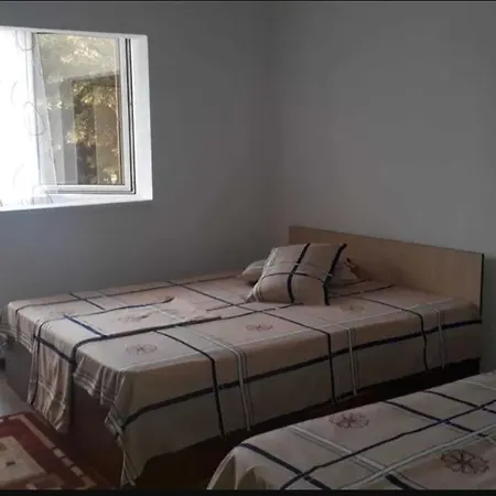 Casa F-2