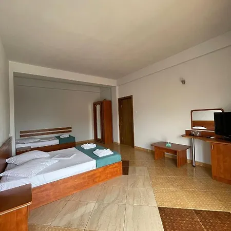 Vila Senator 1-2